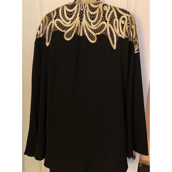 Tadashi Shoji Cato Sequin Crepe Cape - Picture 2 of 7
